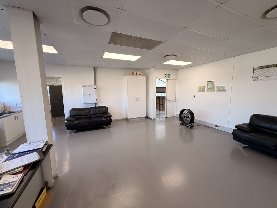To Let Commercial Property for Rent in Rivergate Western Cape